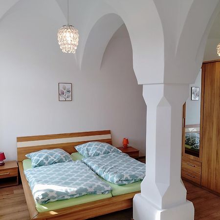 Ferienwohnung Im Rittergut Plohn 300 Meter Zum Freizeitpark Lengenfeld  Exterior foto